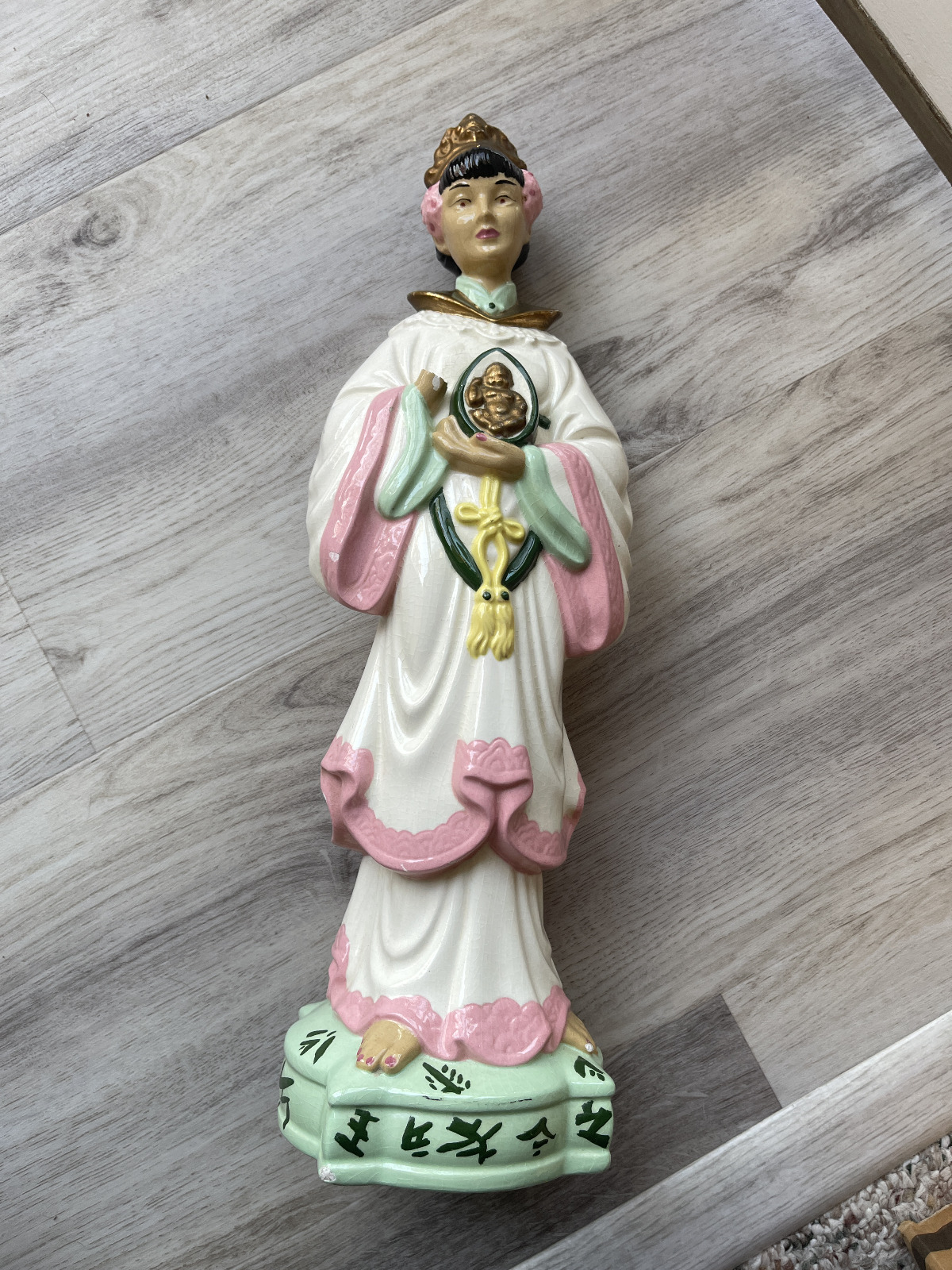vintage geisha statue porcilean missing hand and chipped toe 