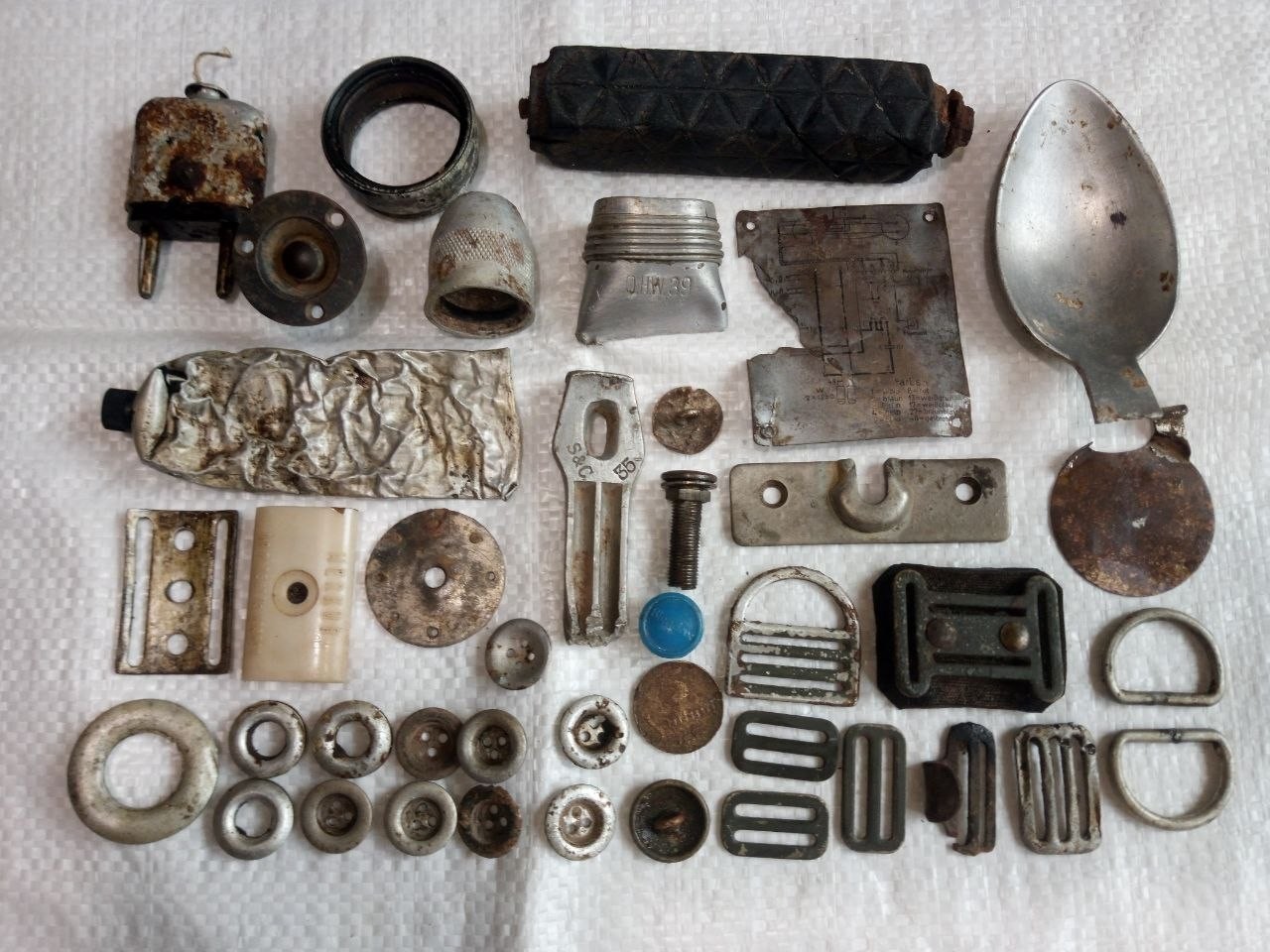 WW II WW2 Original Relics of Wehrmacht Soldiers from a Dugout