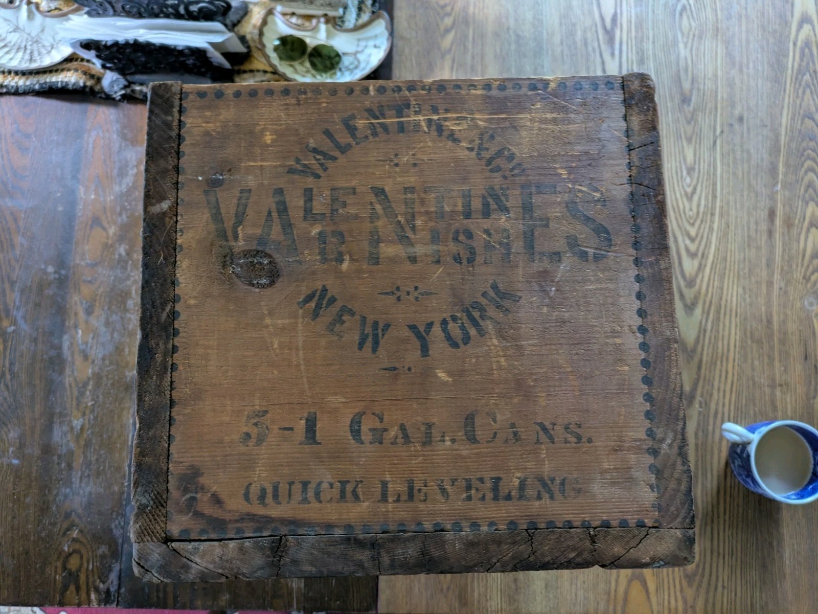 1870s Victorian Wood Crate Valentine's Varnishes New York Advertising Valspar 