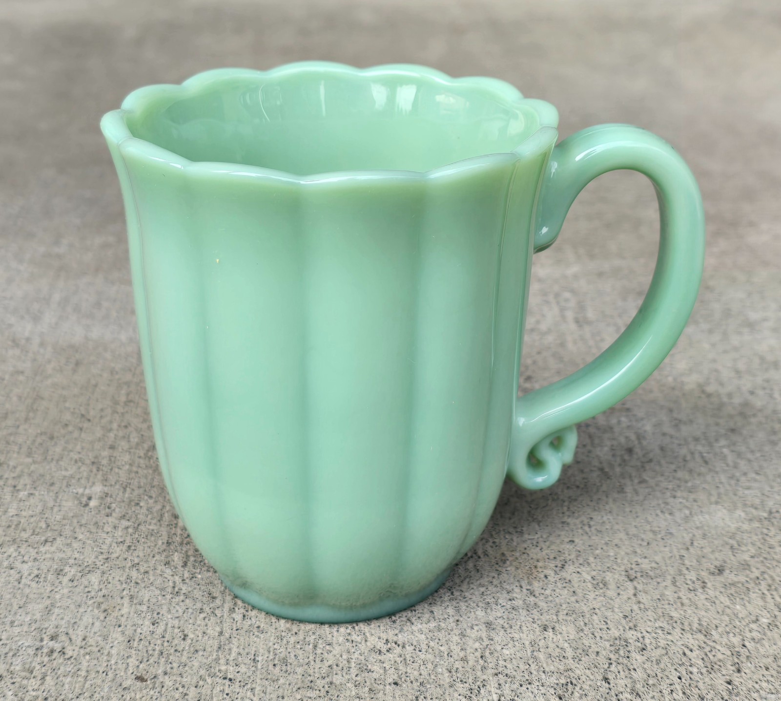 The Pioneer Woman Jade Green Timeless Beauty Jadeite Coffee Mug Scalloped Rim