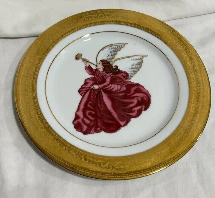 ANGEL plates with GOLD TRIM PLATE EUC