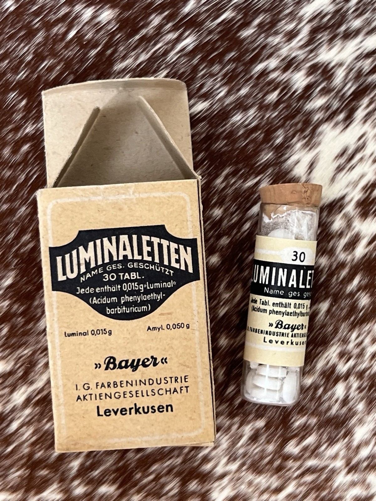 Vintage Bayer Luminaletten (Luminal) Sample Bottle w/ Box - Phenobarbital Vintage Bayer Luminaletten (Luminal) Sample Bottle w/ Box - Phenobarbital