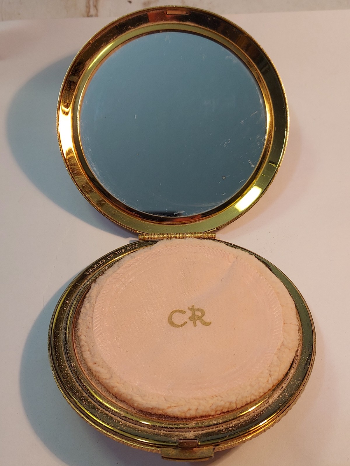 1940s VTG CHARLES of the RITZ Lady\'s Mirror Compact w/ Filigree Gold-Plated Case