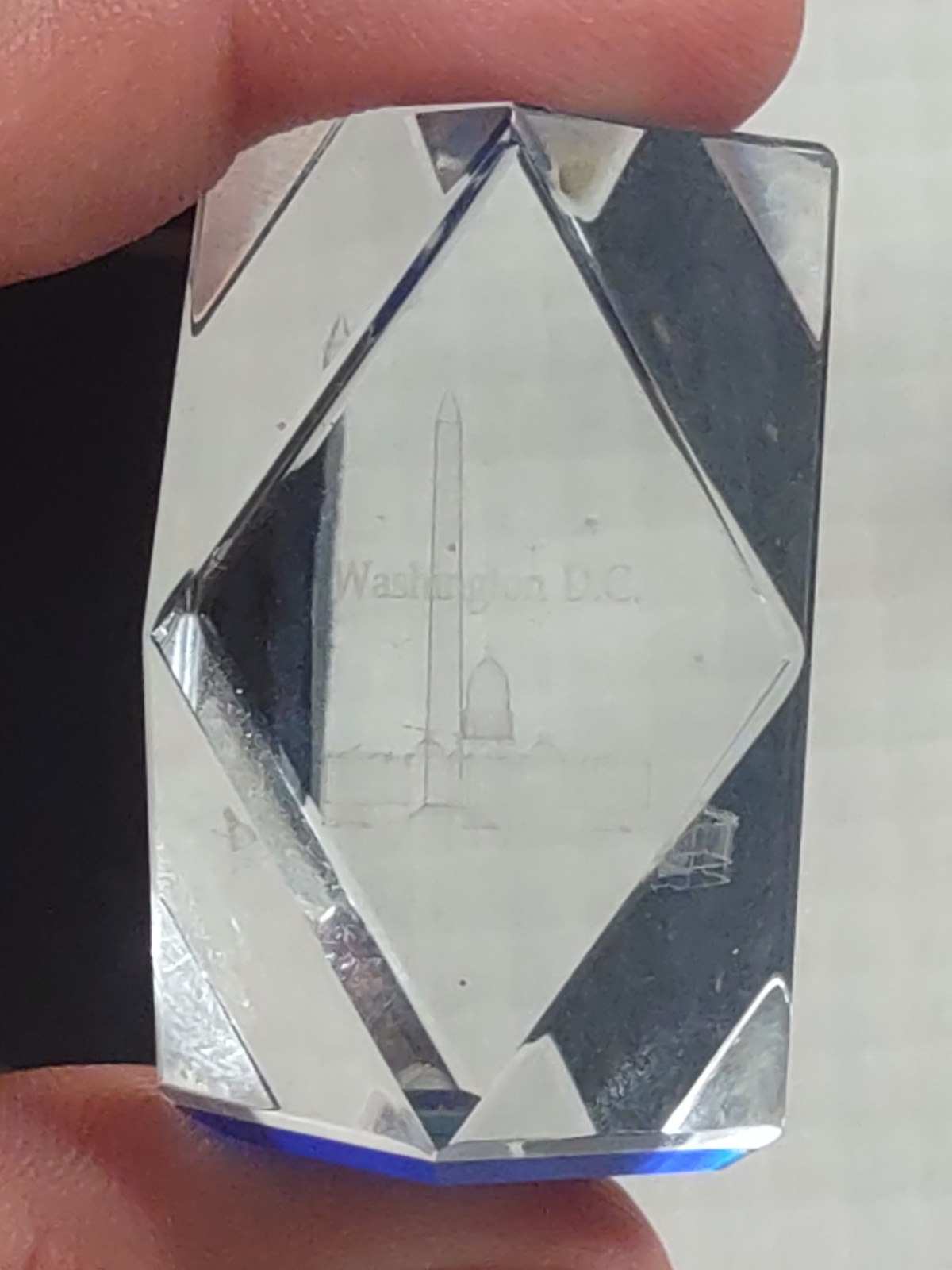 Vintage Clear Acrylic Paperweight Souvenir Washington DC Monument Capitol
