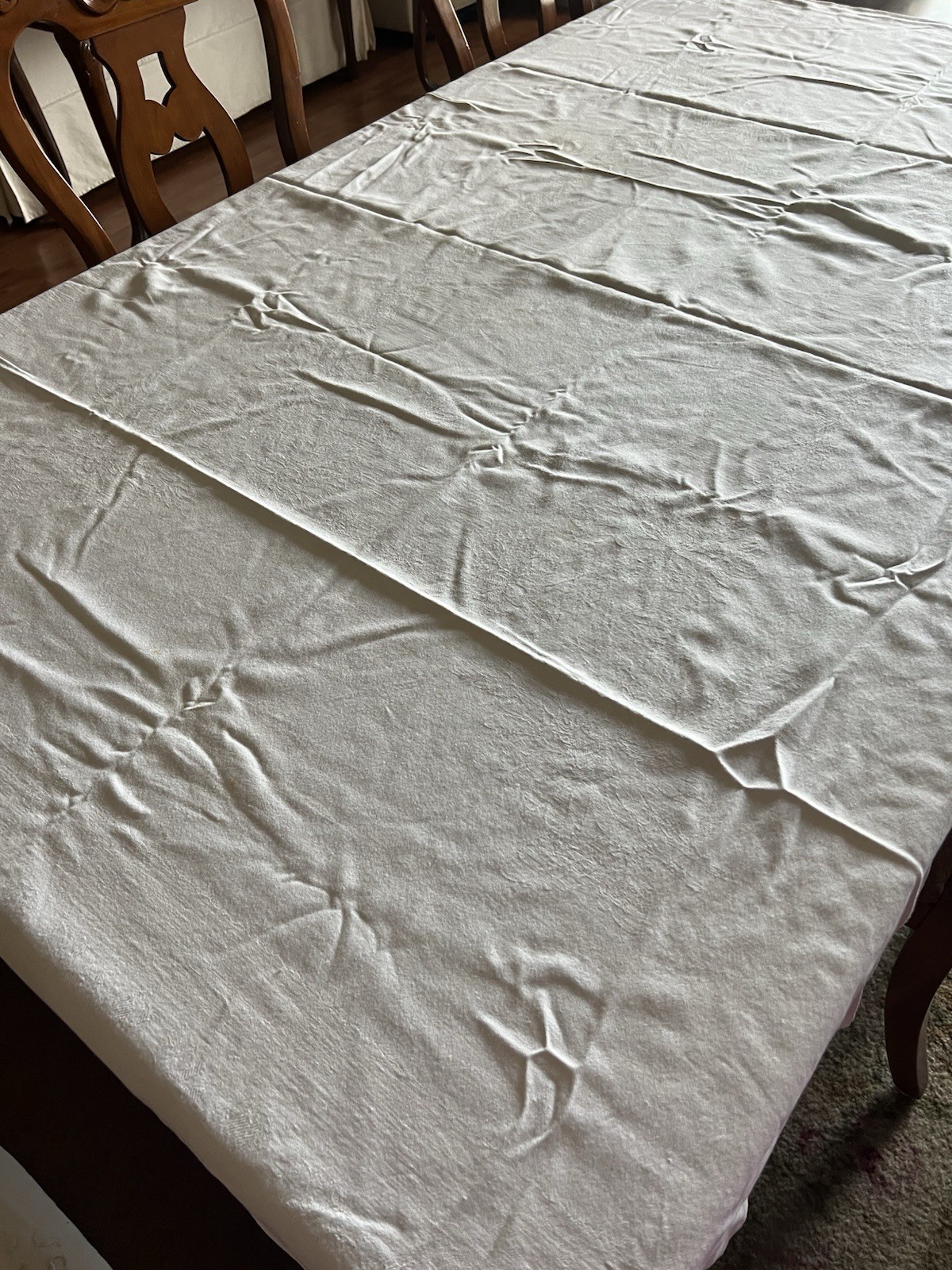 Simtex Vintage 1940s Floral  Damask Tablecloth 56