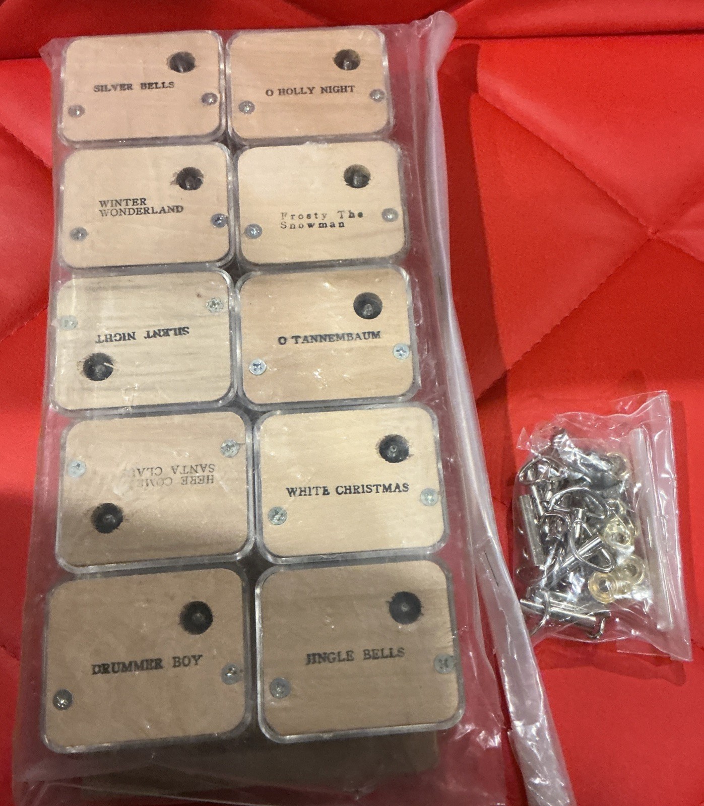 Lot of 10Vintage Christmas Songs Sankyo Music Box Wind Up Movement with keys NEW
