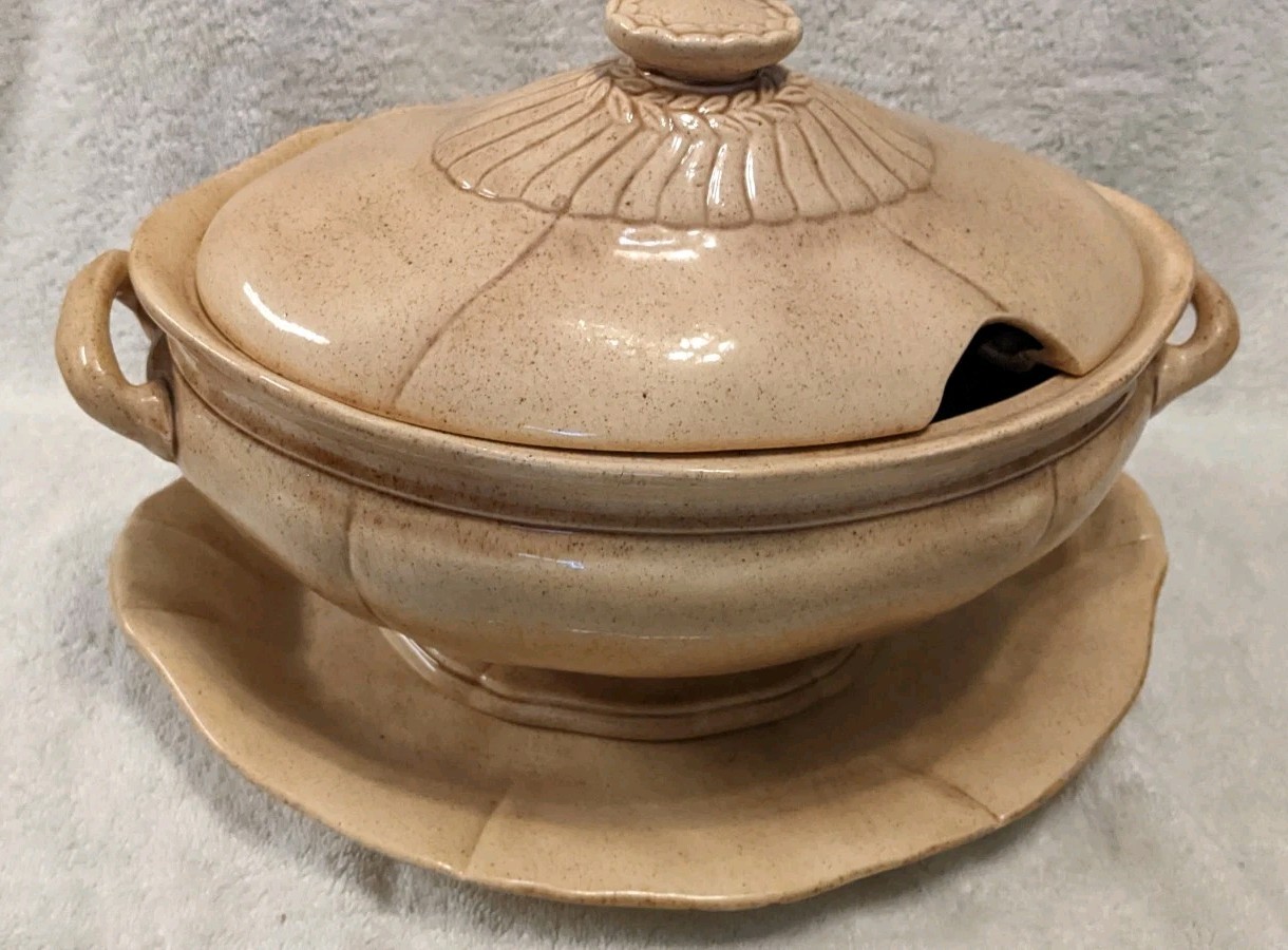 Vtg 1983 Signed Handmade Ceramic Soup Tureen Lid Platter Set Speckled Farmhouse