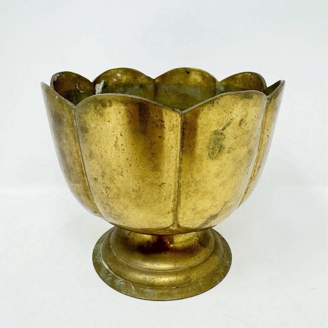 Vintage India Solid Brass Scalloped Pedestal Bowl Gold Tone Patina Petal MCM 8”