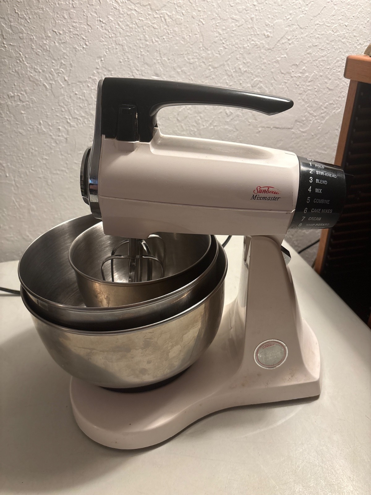 SUNBEAM MIXMASTER 12 SPEED STAND MIXER WHITE 2360 3 METAL BOWLS BEATERS TESTED