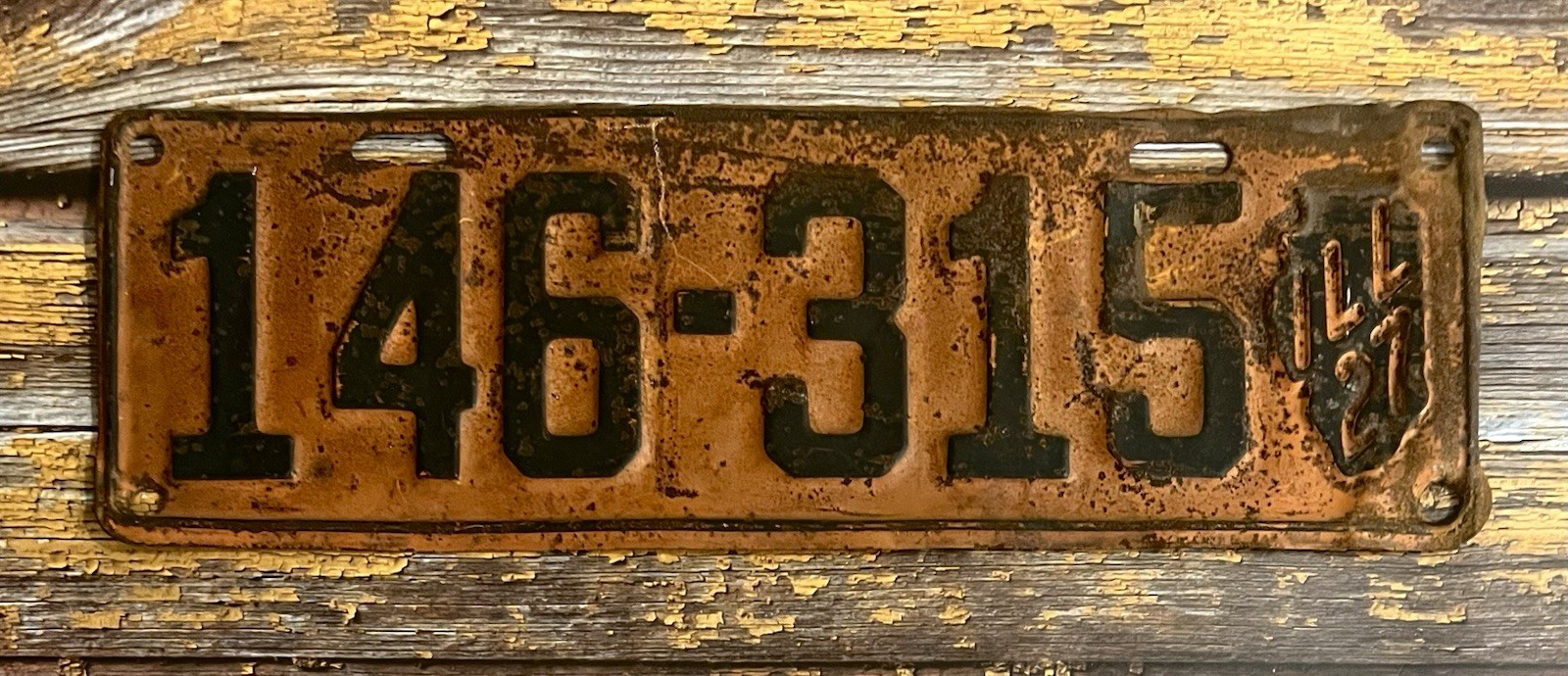 1927 Illinois License Plate w/ State Shaped Logo 146-315