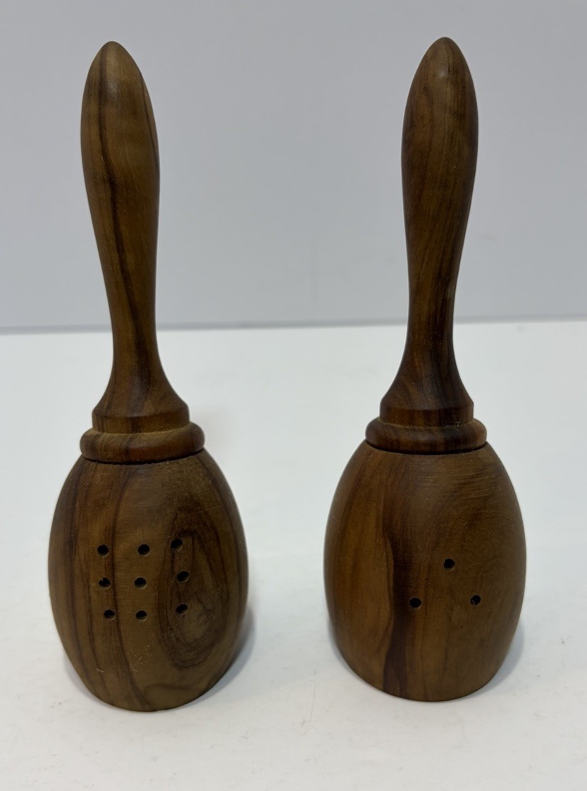 Vintage Oliv-Art Olive Wood Maraca Salt Pepper Shaker Set 5.5\ Vintage Oliv-Art Olive Wood Maraca Salt Pepper Shaker Set 5.5\