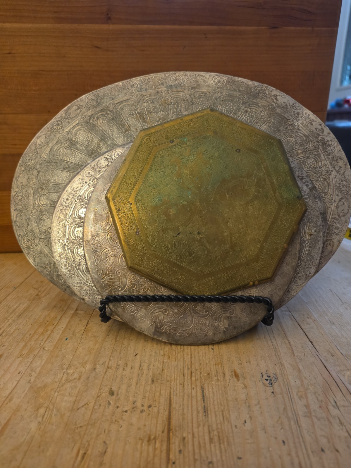 6 VTG Etched Gilt Silverplate Oval And 1 Brass Octagonal Trivets