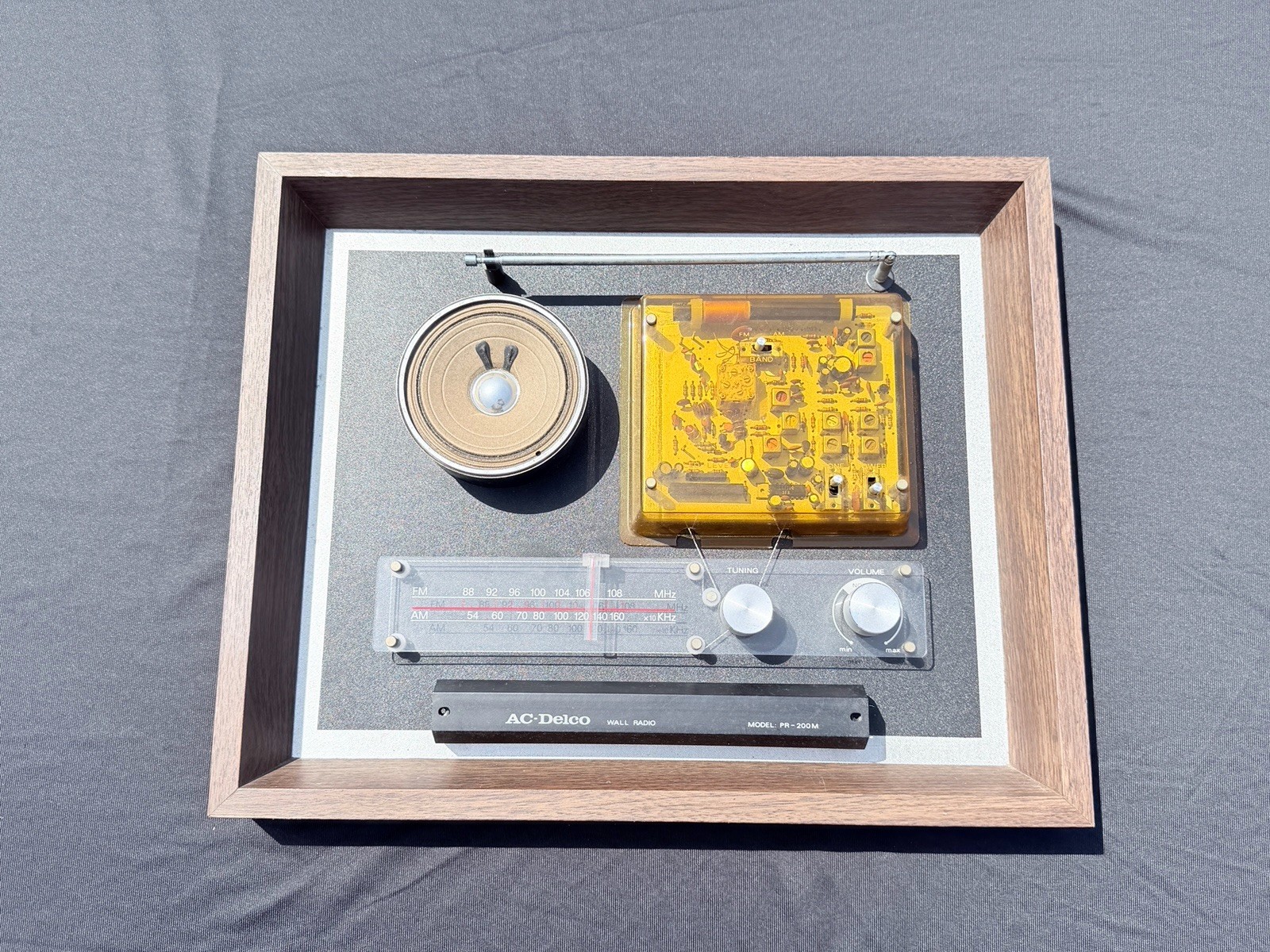 VTG AC DELCO Wall Radio Model PR-200M Wall Plaque Radio AM/FM Battery Op. Works VTG AC DELCO Wall Radio Model PR-200M Wall Plaque Radio AM/FM Battery Op. Works