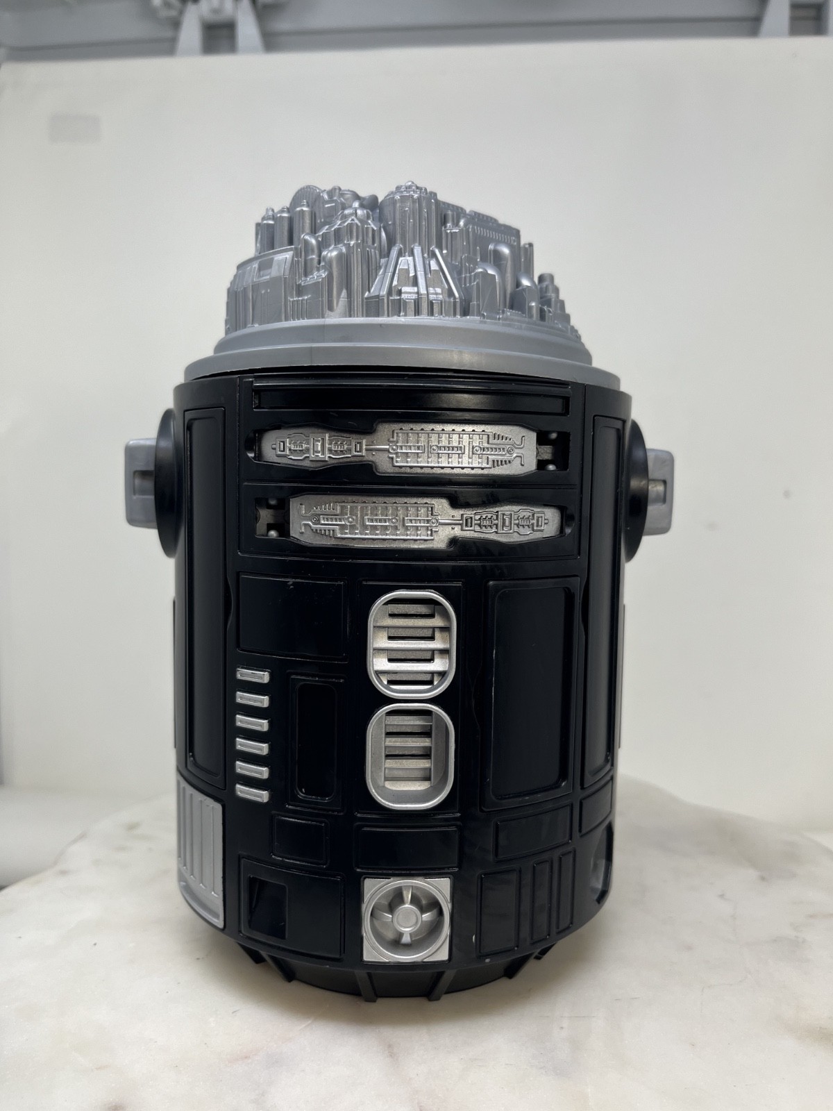 Disney Galaxy\'s Edge Droid Depot STAR WARS Remote R Series Parts Body Black