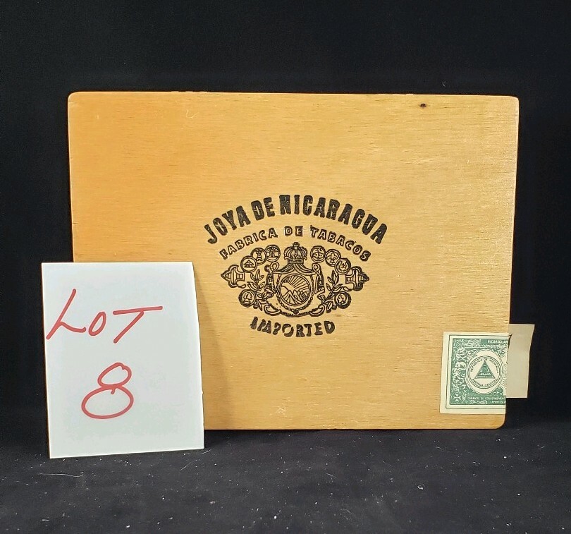Cigar Box - Joya De Nicaragua Dovetail Wood Gorgeous Label Empty - Numero 6