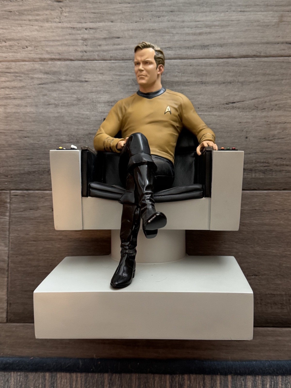 Rare Captain James T Kirk Star Trek Hollywood Collectibles figurine statue #'d Rare Captain James T Kirk Star Trek Hollywood Collectibles figurine statue #'d