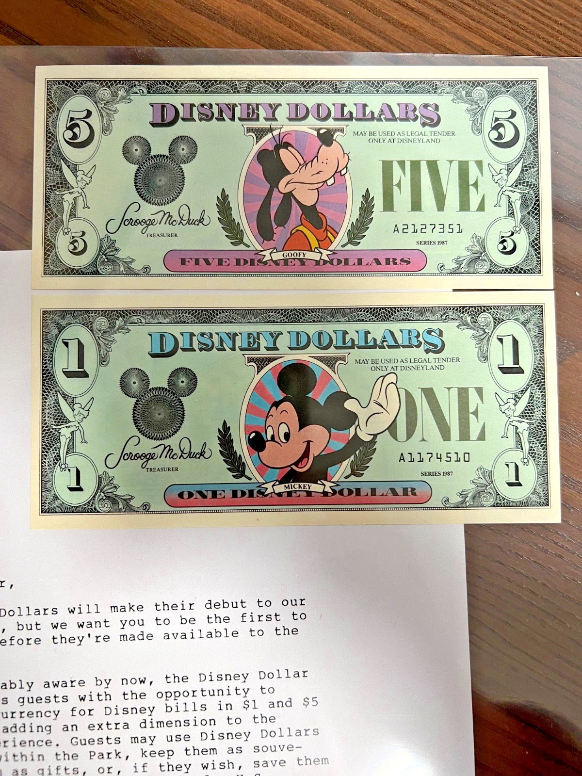 1987 FIRST EDITION $1 & 5 DISNEY DOLLAR MICKEY A SERIES EMPLOYEE RELEASE LETTER