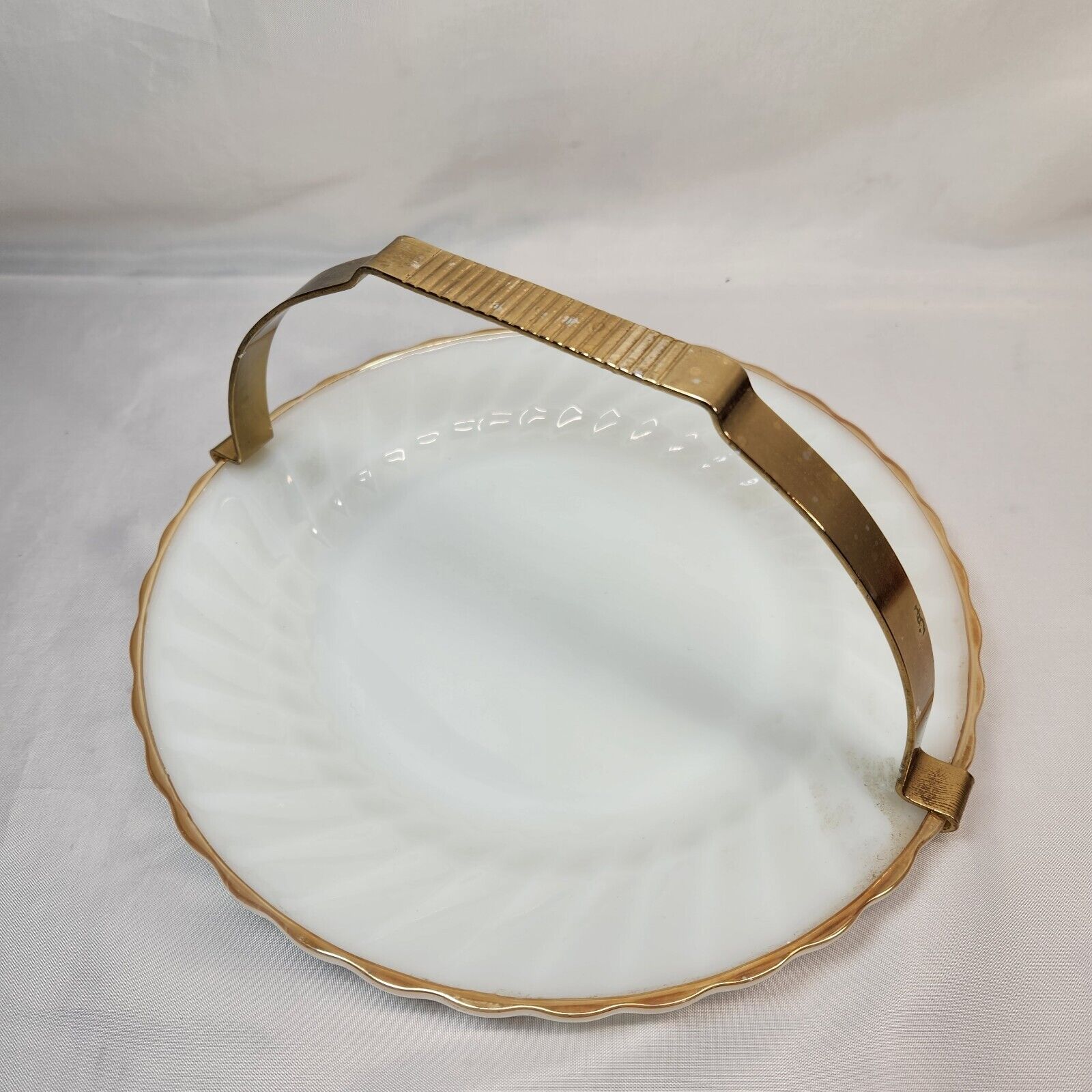 Anchor Hocking Swirl Golden Anniversary Fluted Cookie Candy Plate 10\