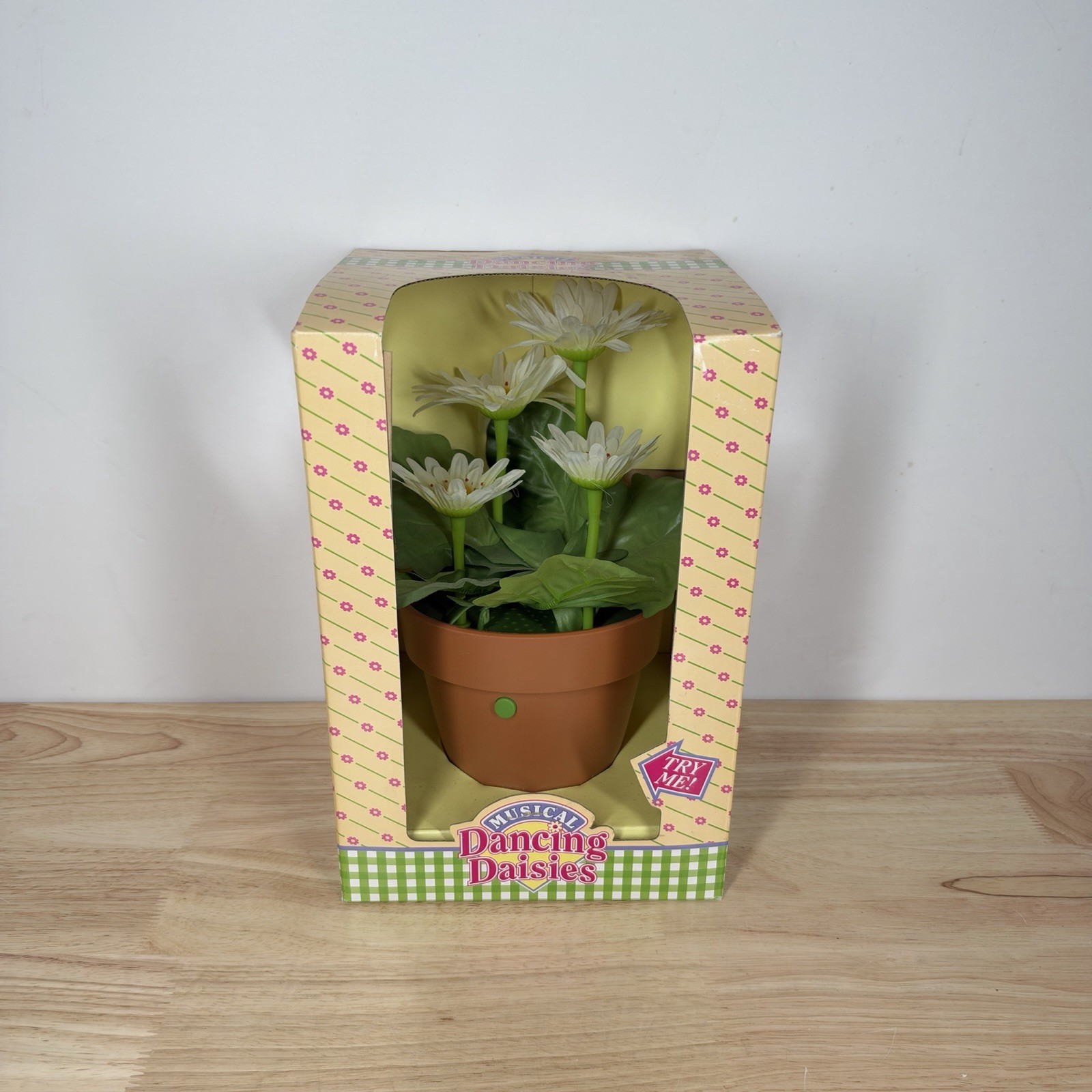 VTG Musical Dancing Daisies by Blue Ridge Designs Voice Activated 1998 NIB Video