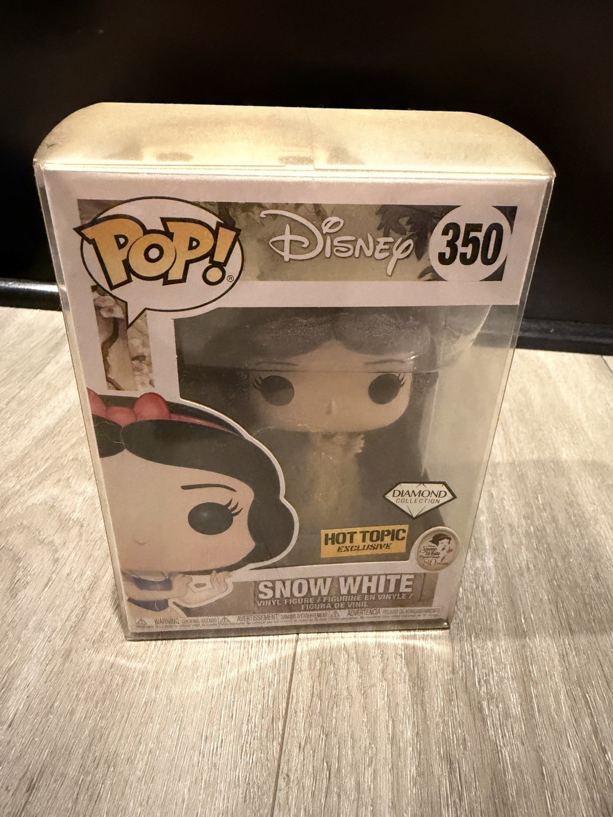 Funko POP Disney Snow White #350 Hot Topic Exclusive Diamond Glitter + PROTECTOR Funko POP Disney Snow White #350 Hot Topic Exclusive Diamond Glitter + PROTECTOR