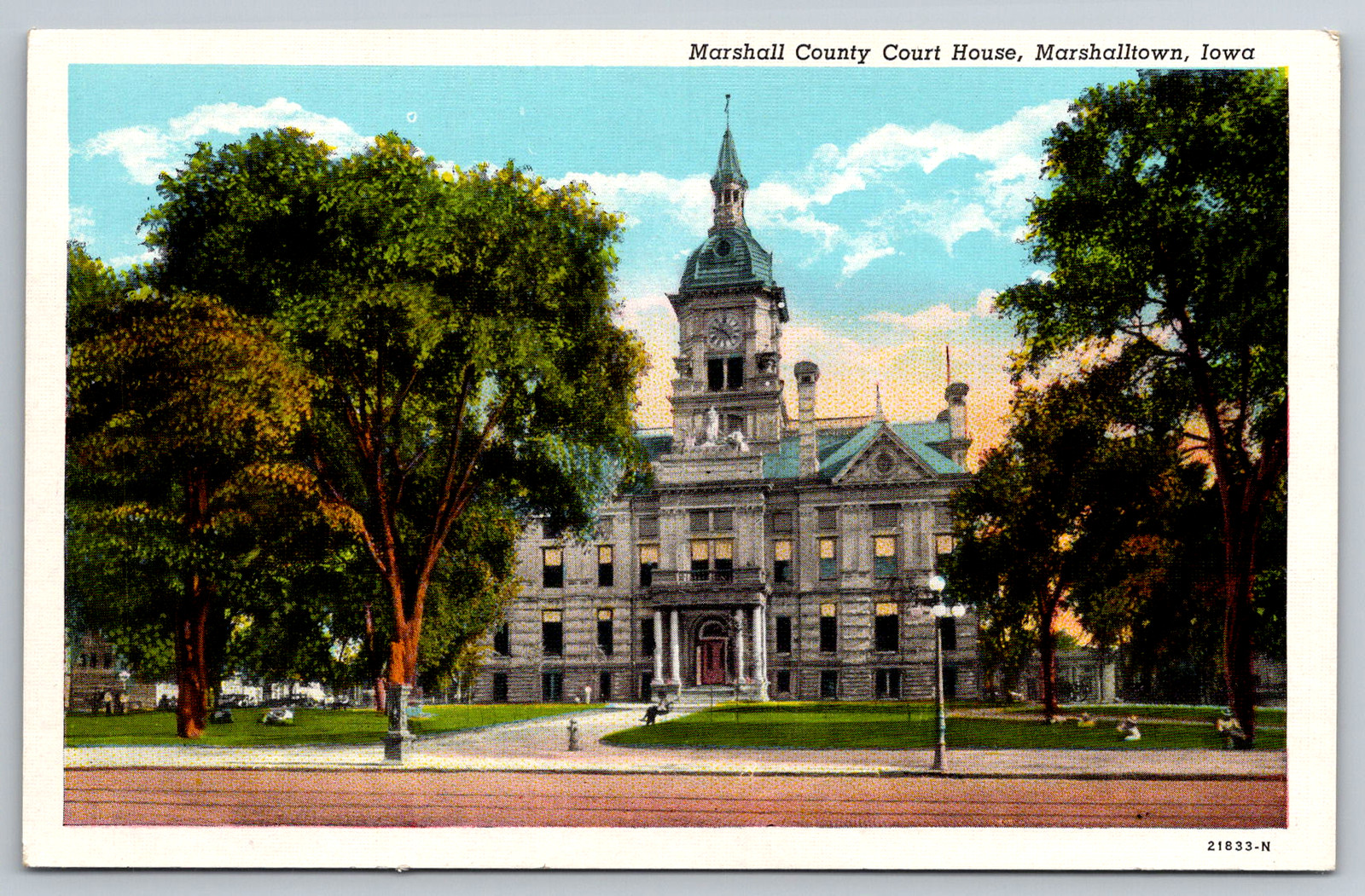 c1940s Marshalltown Iowa Marshall County Court House Postcard
