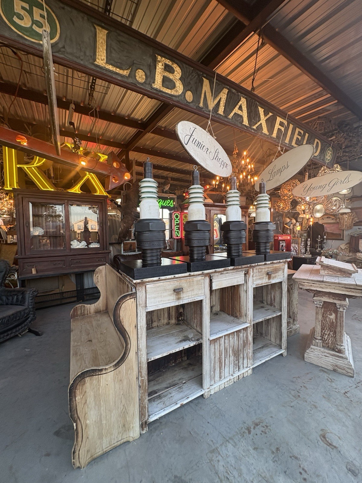 A C DELCO VINTAGE STORE DUSPLAY  Gas And Oil