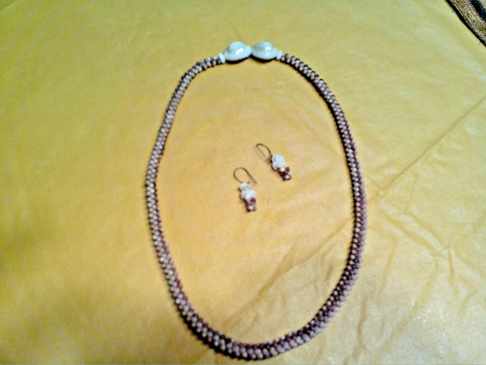 Vintage Handmade 21' Single Strand Hawaiian Shell Necklace & Earrings