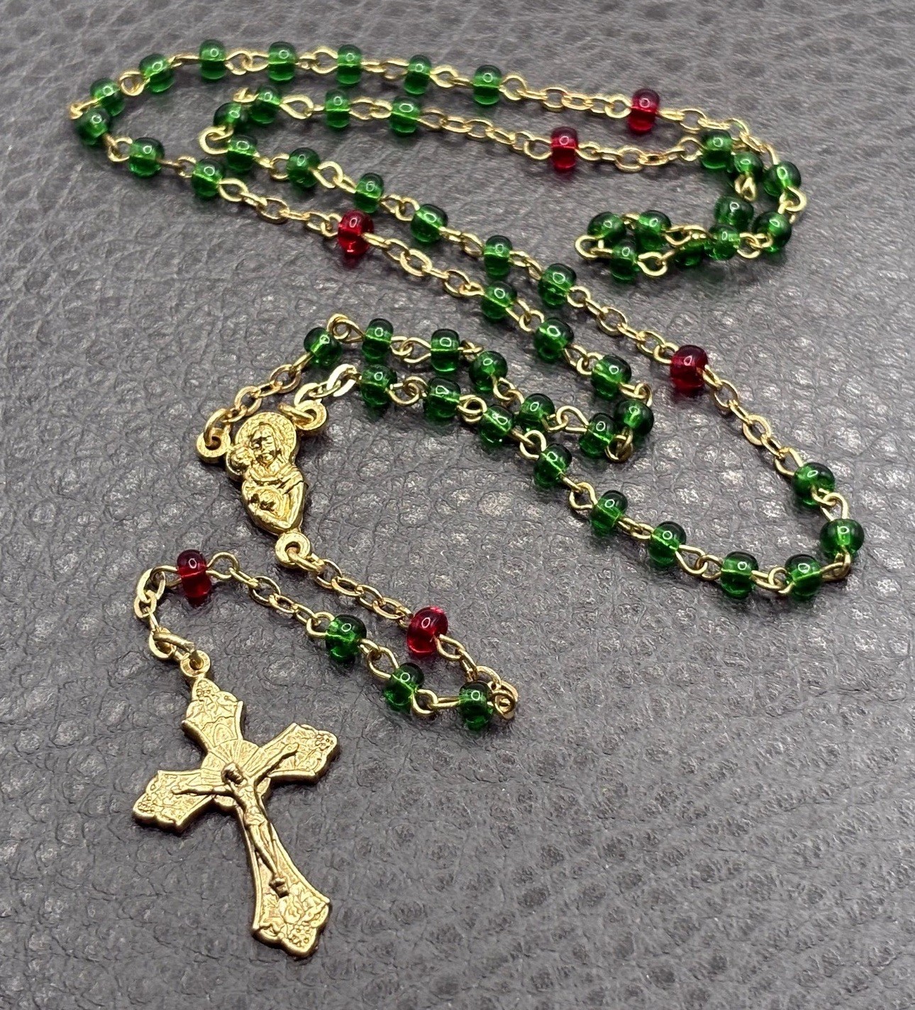 Catholic Rosary Dainty Green Red Glass Beads Cross Pendant Christmas Gold Tone