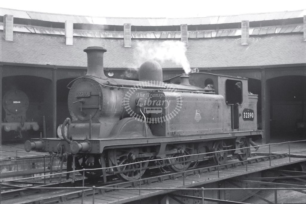 PHOTO  BR British Railways Steam Locomotive Class D3 32390 at Horsham in 1954