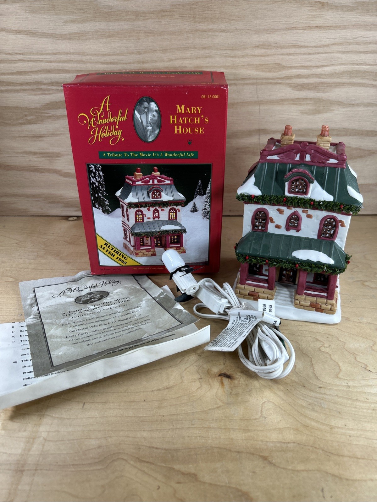 It's A Wonderful Life Holiday Village Mary Hatch's House of Bedford Falls 1996
