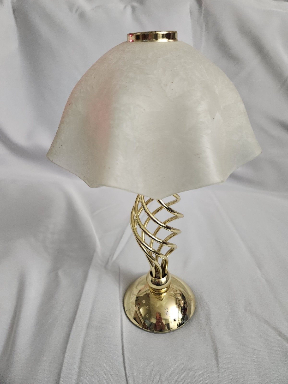 Vintage PartyLite Paragon Spiral Brass Tea Light Candle Lamp W/Glass shade