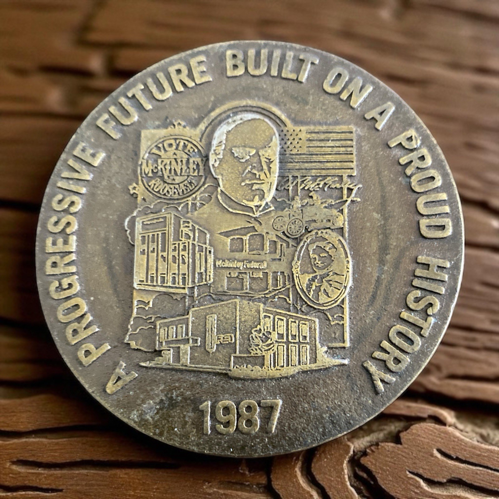 The McKinley Bank Niles OH Advertising Paperweight 1987 Brass Bronze 1918 Founde