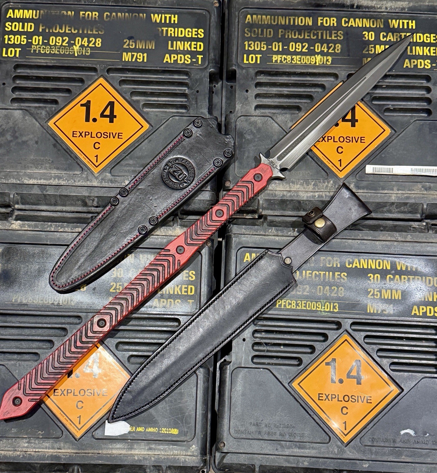ZU Bladeworx Praetorian, spear handle & Original Handle, two leather sheaths. ZU Bladeworx Praetorian, spear handle & Original Handle, two leather sheaths.