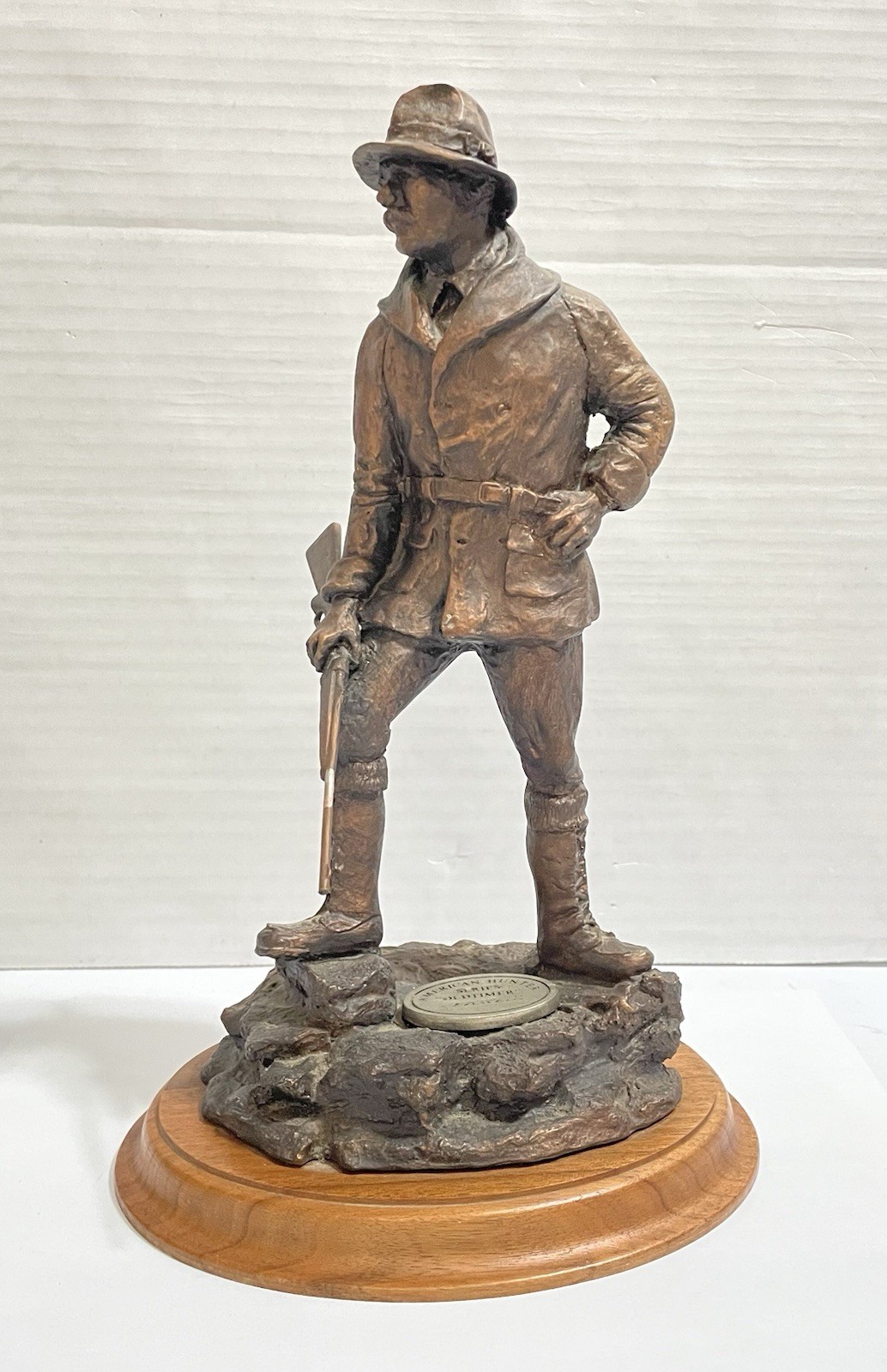 Joseph Fornelli American Hunter Series Oldtimer Bronze Statue NRA 78/350 Signed Joseph Fornelli American Hunter Series Oldtimer Bronze Statue NRA 78/350 Signed
