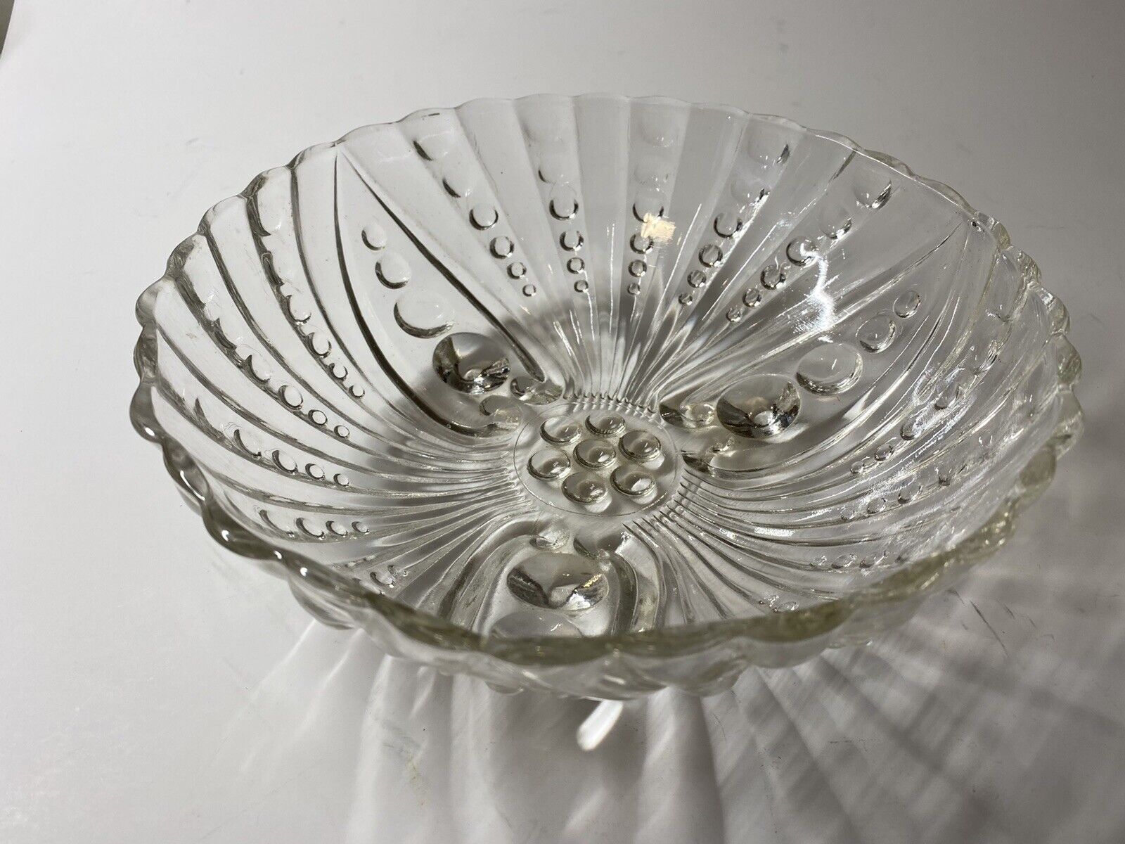 Vintage Clear Glass Footed Serving Bowl Anchor Hocking Oyster Pearl Bubble 8.5\