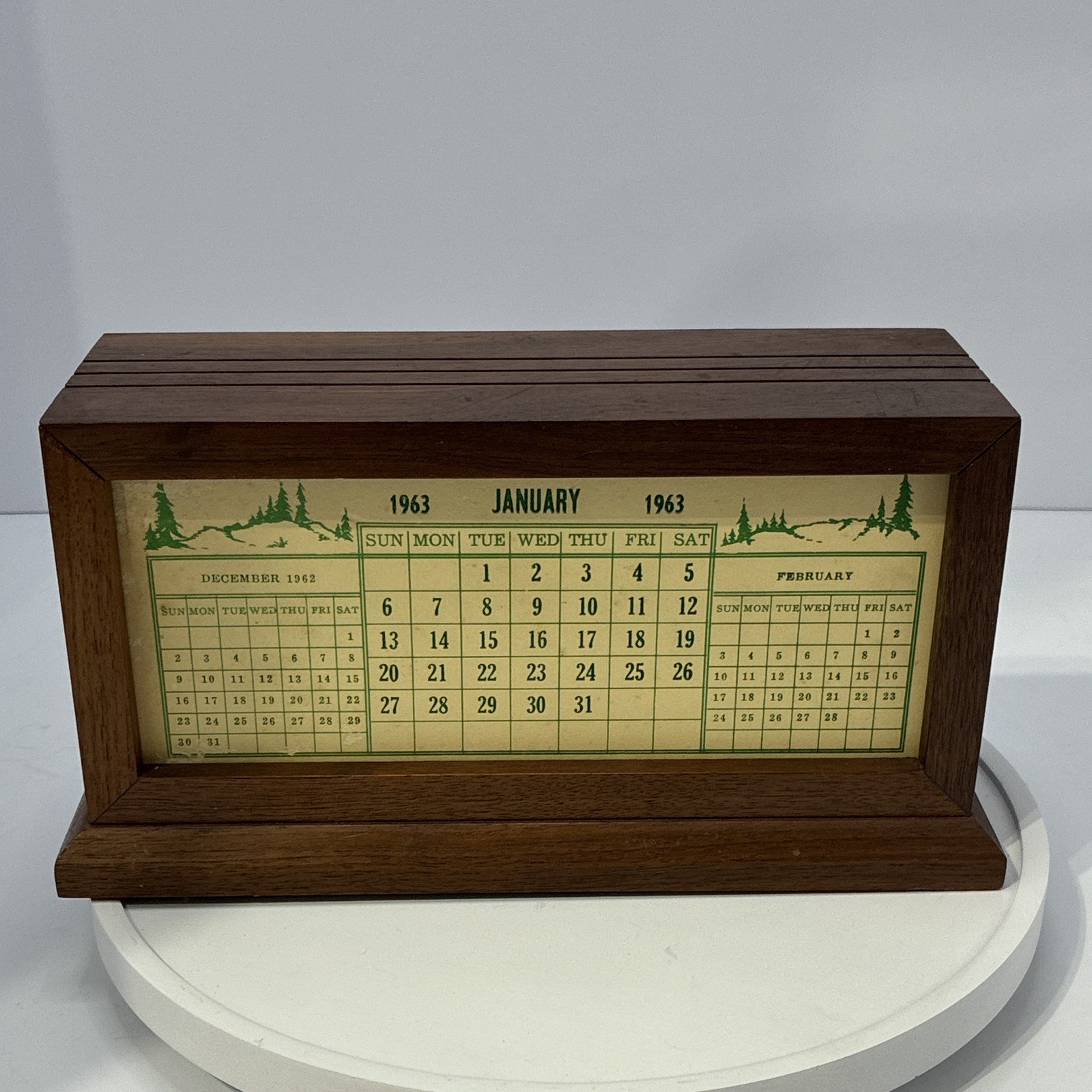 Vintage Wood Desktop Perpetual Calendar w/ Removable Month & Date Cards 1960s