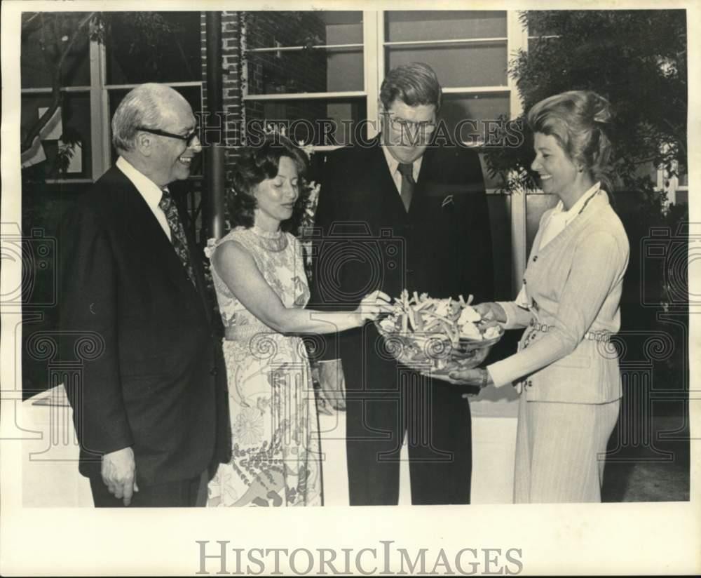 1974 Press Photo Attendees at Newman School event - noc62491