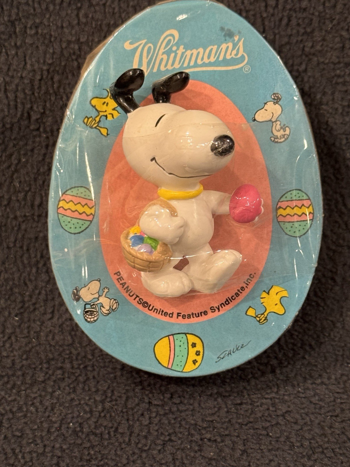 Vintage Whitman’s Peanuts Snoopy Easter Candy Holder Figure Sealed on Card