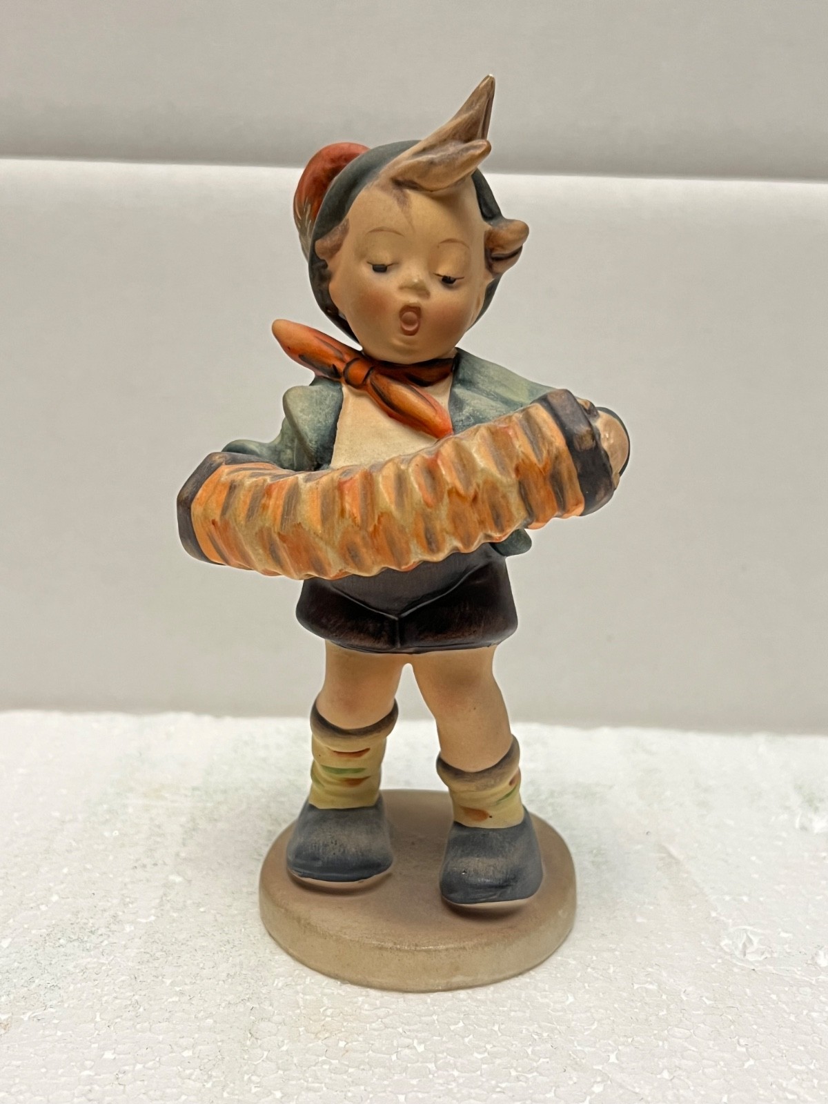 M J HUMMEL #185 ACCORDIAN BOY FIGURINE TMK-2 large incised Full Bee M J HUMMEL #185 ACCORDIAN BOY FIGURINE TMK-2 large incised Full Bee