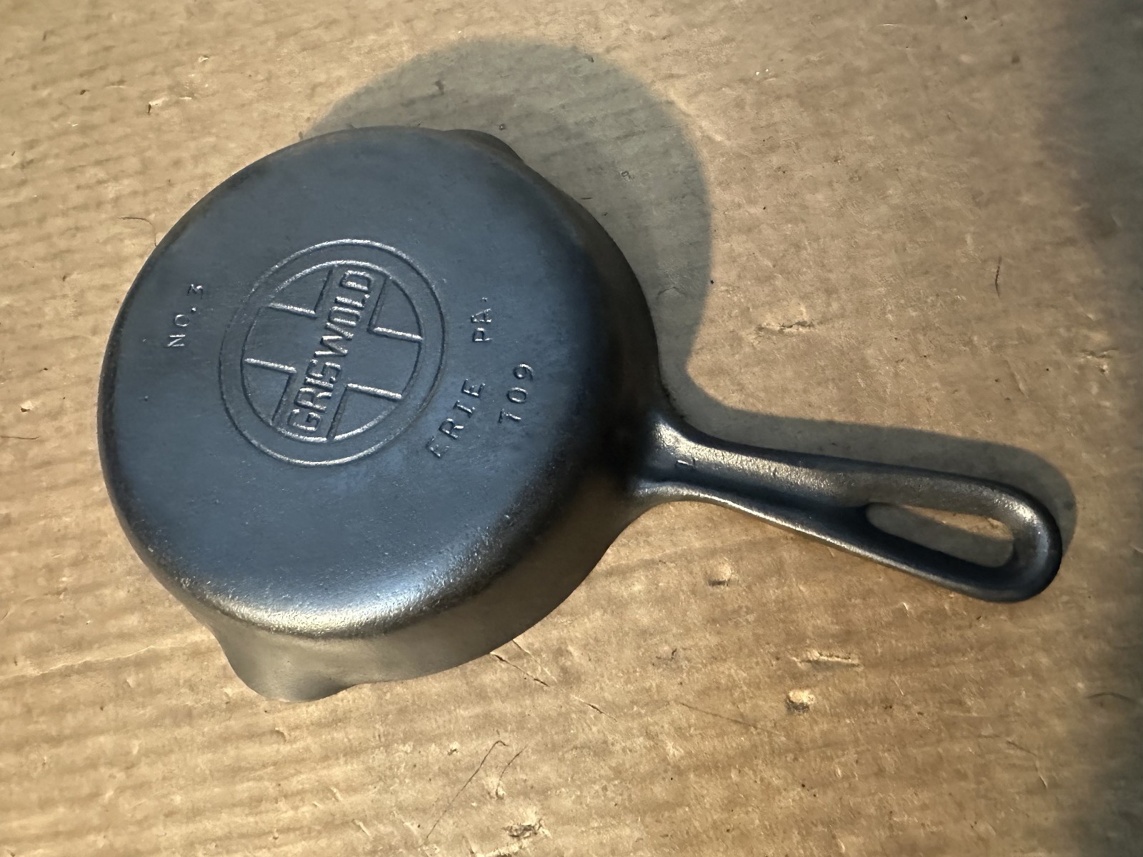 VTG GRISWOLD NO. 3 ERIE, PA LARGE BLOCK LOGO CAST IRON SKILLET 709  CLEAN  USA