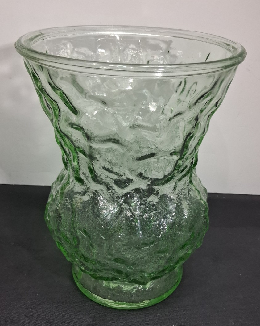 Indiana Glass E O Brody Co Green Depression Glass Pebble Rippled Vase 8\