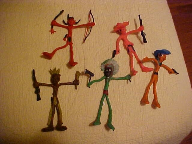 5 VINTAGE BENDY TOYS, COWBOYS AND INDIANS, 1950s
