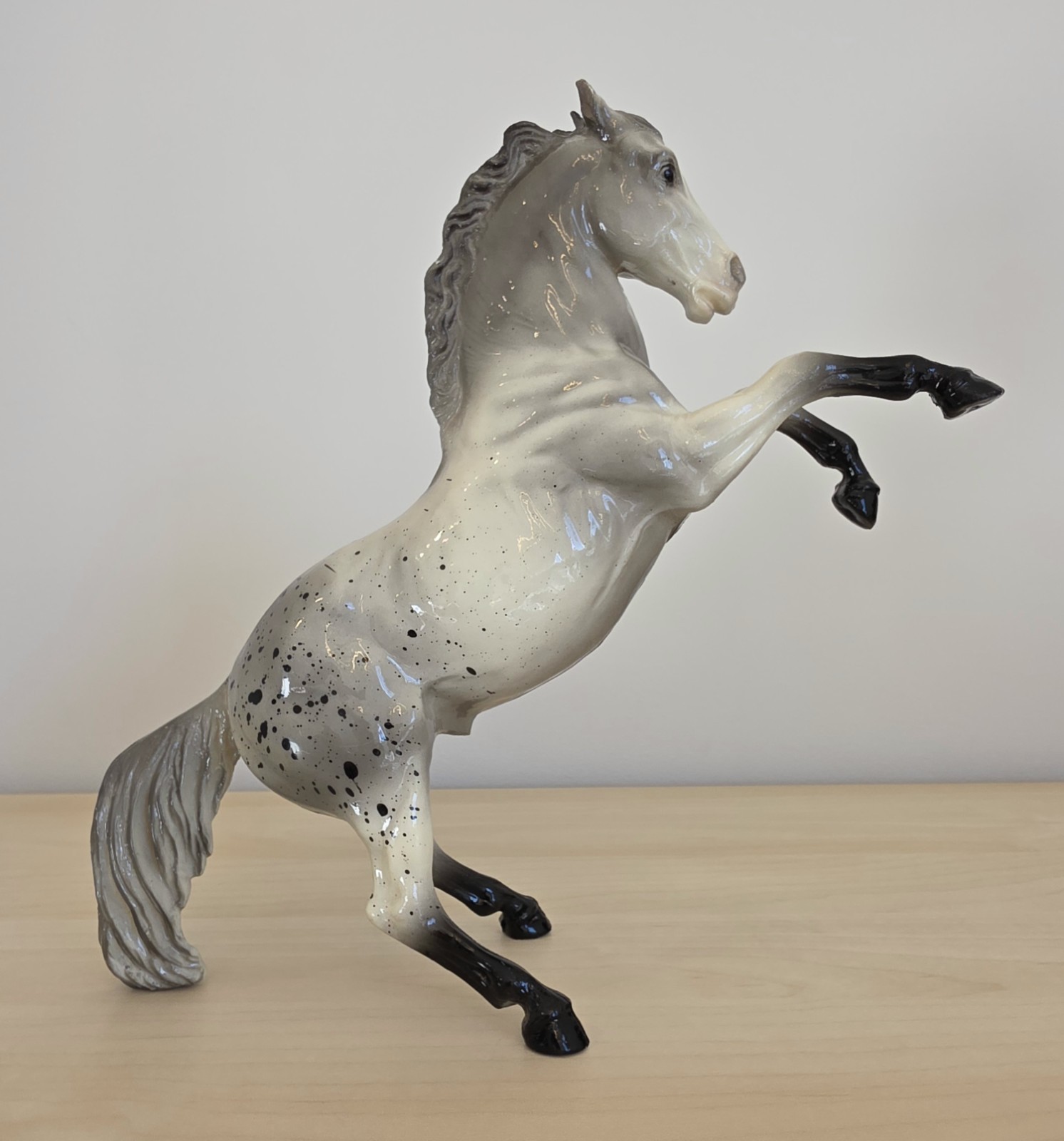 Breyer Traditional Model Horse KING FIGHTING STALLION #32 Glossy Gray Appaloosa