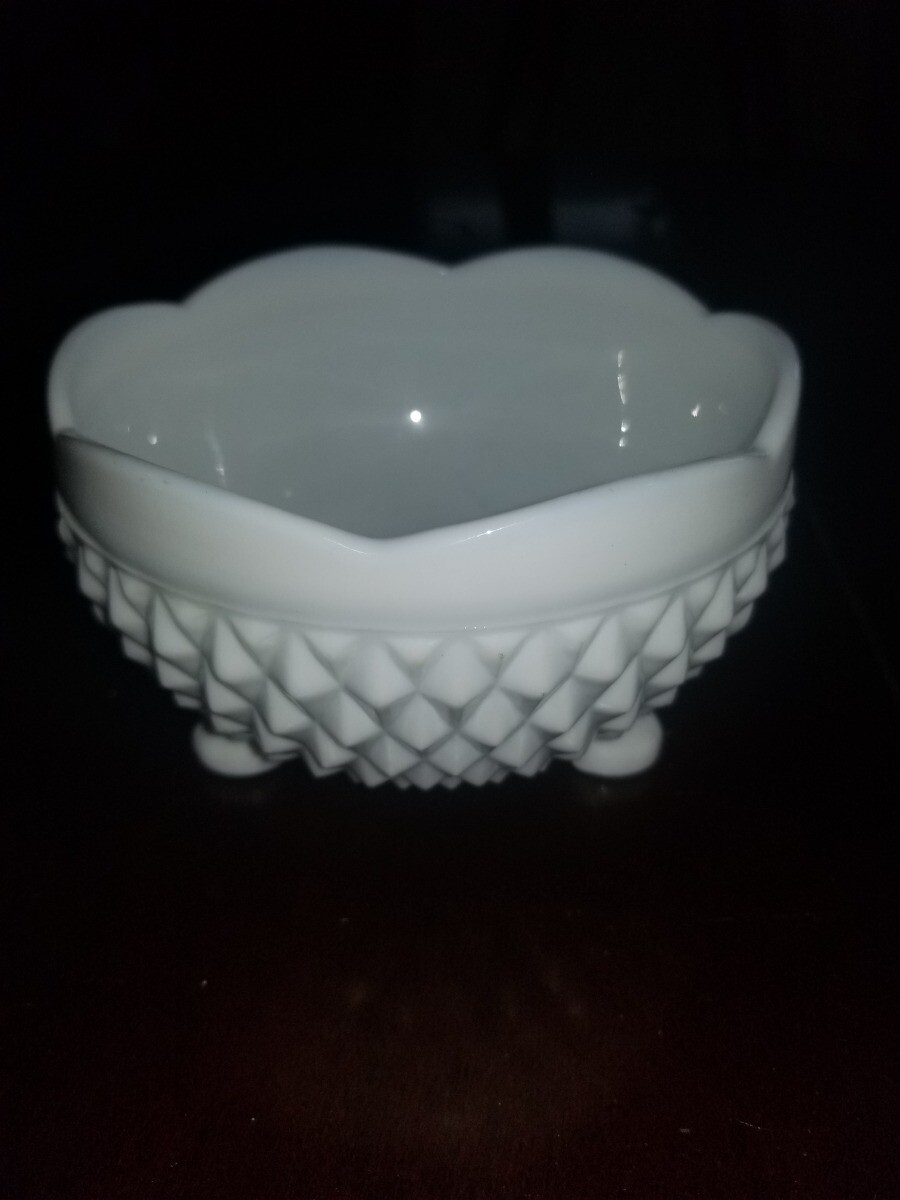Vintage Milk Glass Hobnail 3 Footed 5\