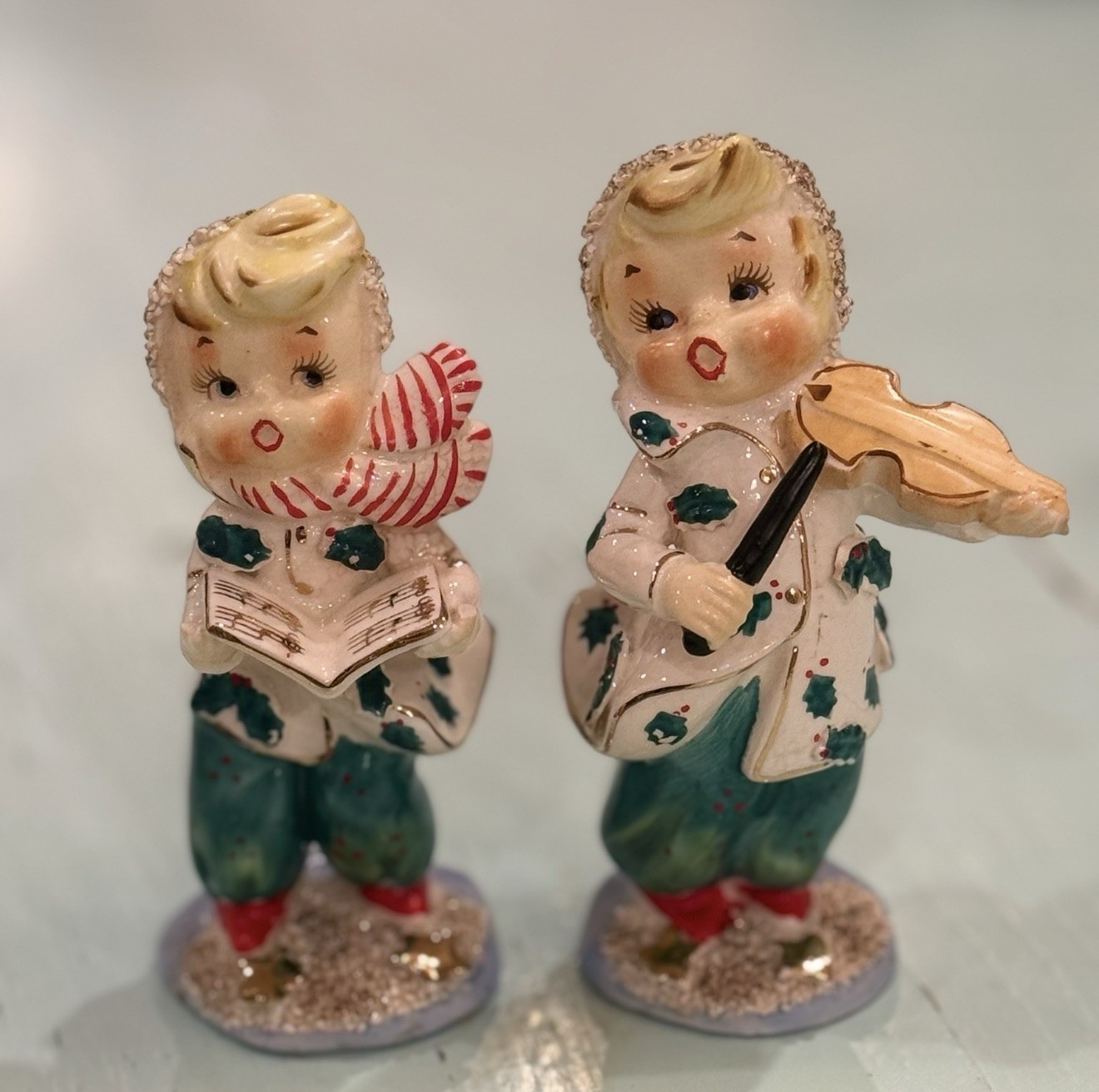 Vintage Pair of Geo Z Lefton 1957 Christmas Holly Kid Carolers Japan AS IS