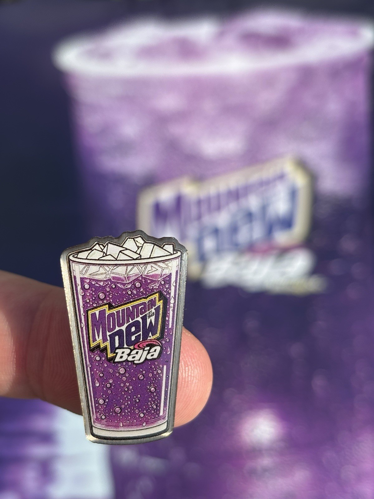 Taco Bell Hat Pin Baja Blast MIDNIGHT Soda Mountain Dew 2025 rare new Live Mas