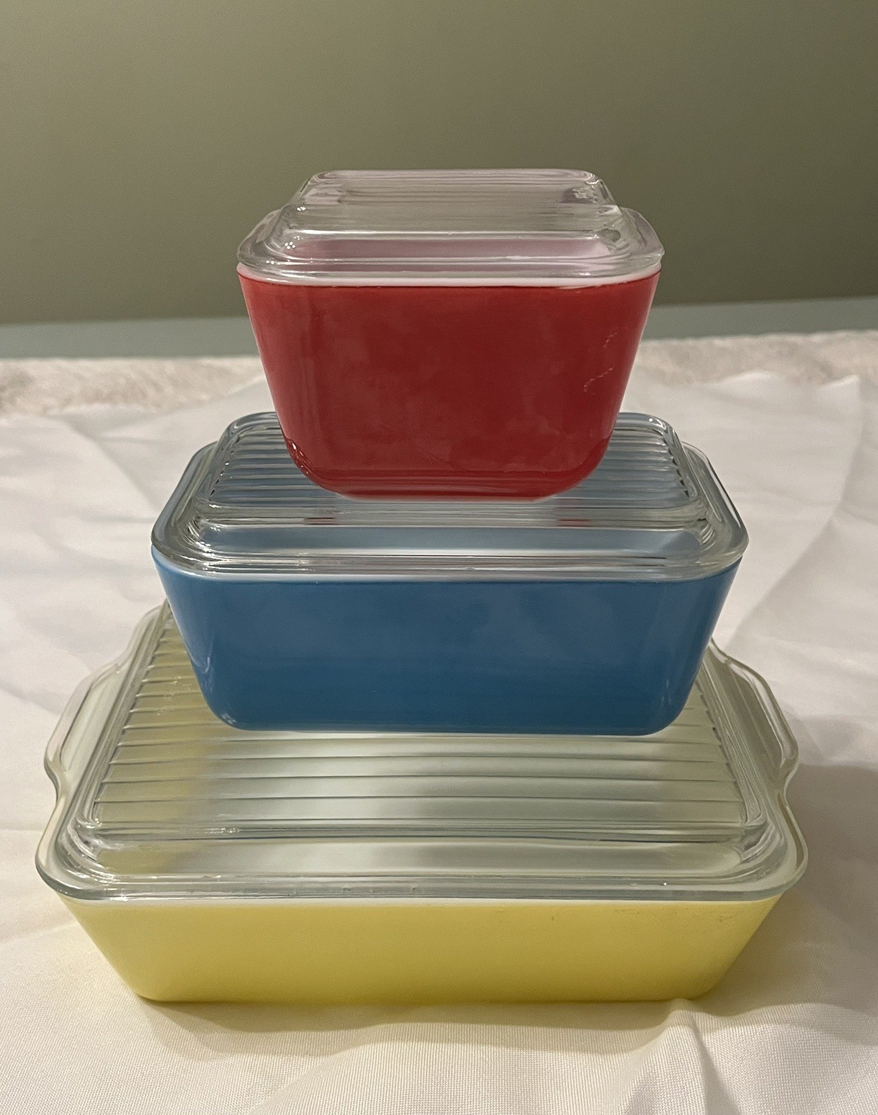 VTG Pyrex  Set of 3 Refrigerator Dishes Containers & Lids Primary 501 502 503
