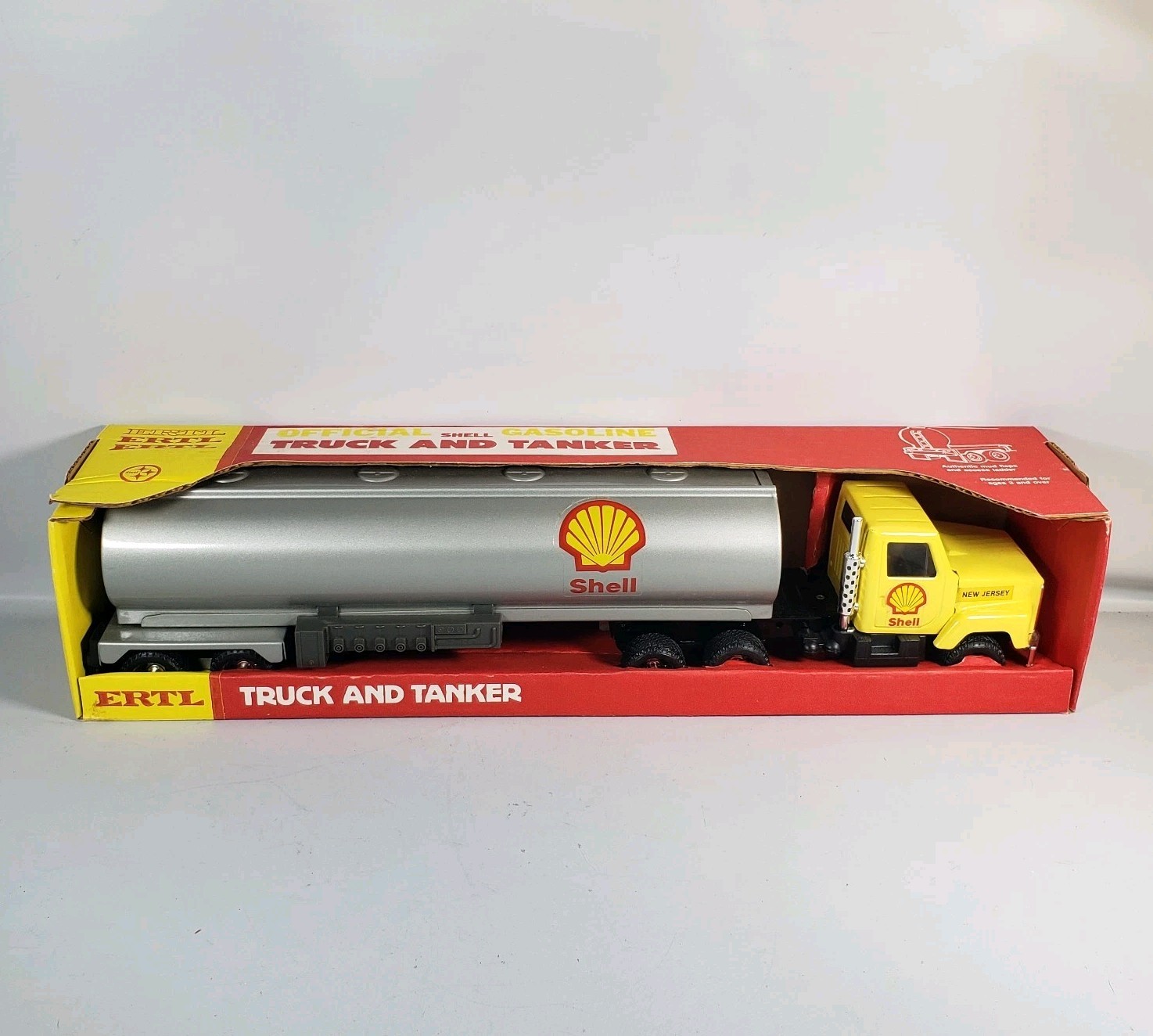 Ertl Truck & Tanker New Jersey Shell Oil Tanker NIB Stock No. 3139 Steel USA NOS