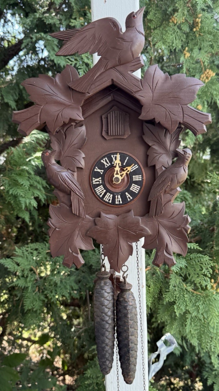 Antique 1940s German Schmeckenbecher Cuckoo Clock VIDEO - NEEDS BELLOW REPLACED