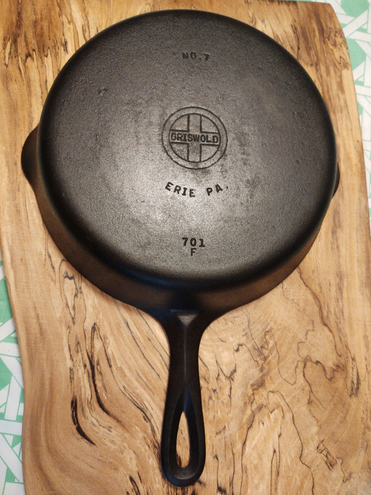 Vintage GRISWOLD Cast Iron SKILLET # 7 SMALL BLOCK LOGO Restored 